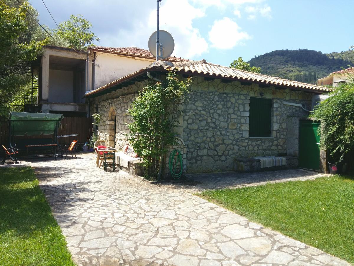 Villa Frias Asprogerakata エクステリア 写真